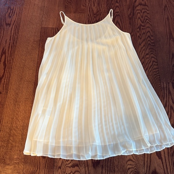 BCBGeneration full pleated swing mini dress spaghetti straps lined relaxed M - Picture 10 of 10
